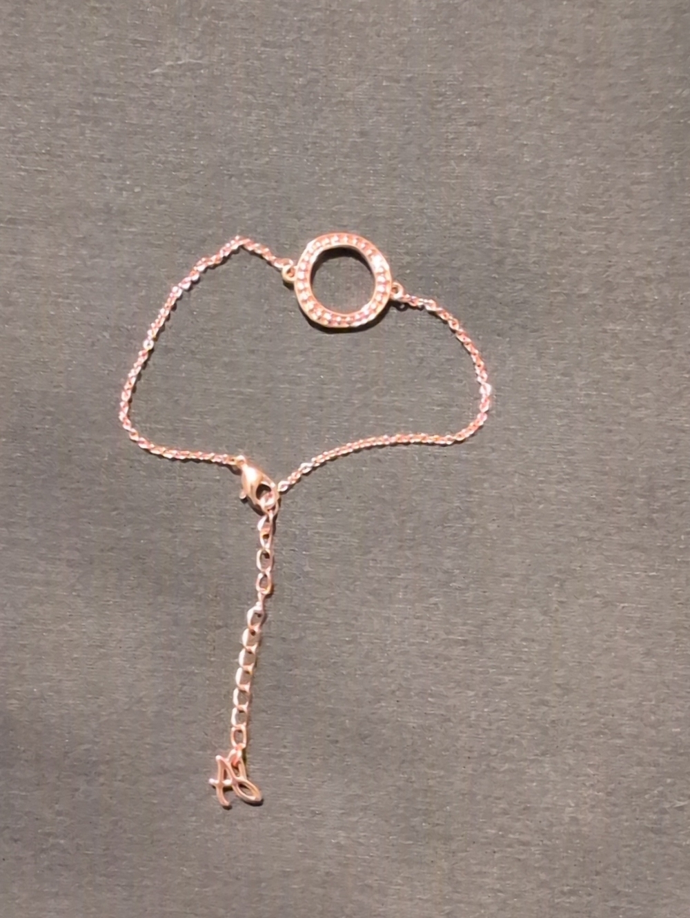 NWOT Adore Rose Gold Circle Pendant Bracelet